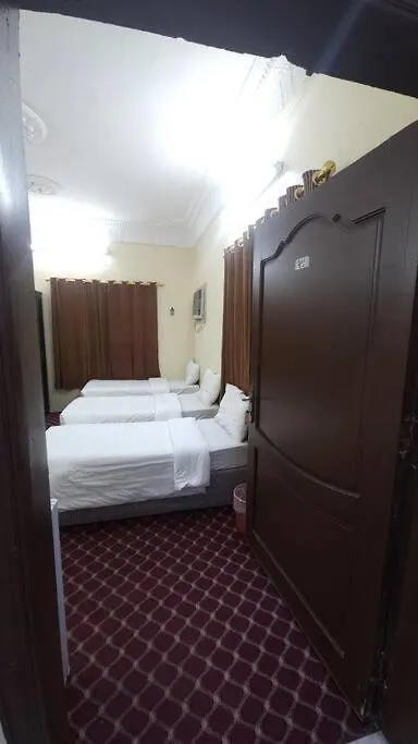 Shared Room, Near Masjid An-Nabawi, Single Bed 메디나 0*,  사우디 아라비아